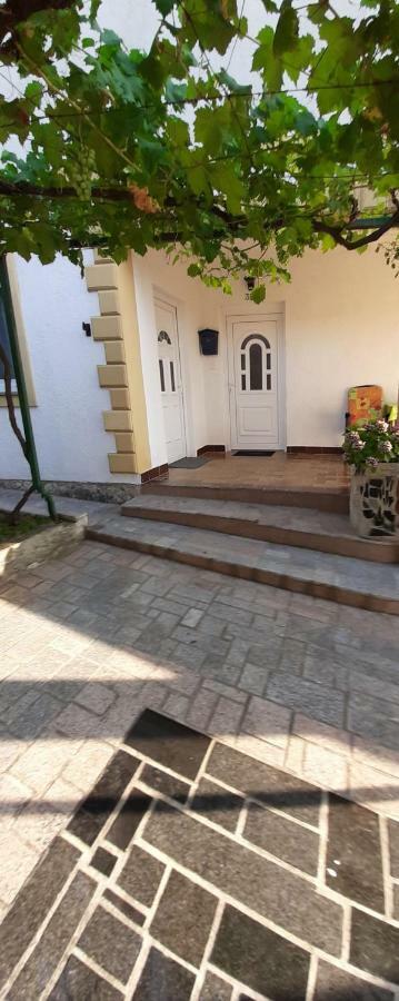 Apartmani Lana Rab Kampor المظهر الخارجي الصورة