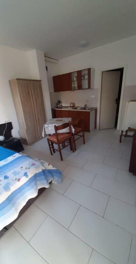 Apartmani Lana Rab Kampor المظهر الخارجي الصورة